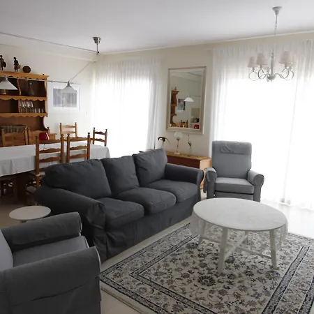 Case de vacanță Townhouse With 3 Bedrooms In Centre By The Beach *