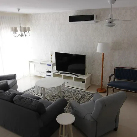 Сasa de vacaciones Townhouse With 3 Bedrooms In Centre By The Beach