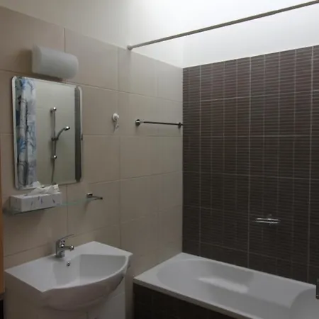Townhouse With 3 Bedrooms In Centre By The Beach *