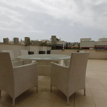 Сasa de vacaciones Townhouse With 3 Bedrooms In Centre By The Beach